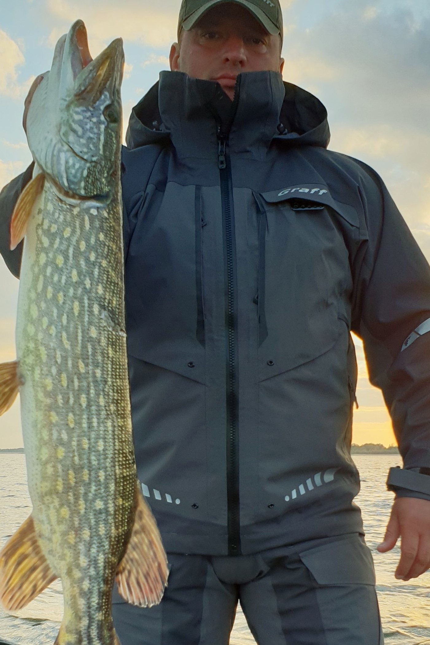 HeilbuttHechtHochkantNeu https://luca.vereinsretter.com/wp-content/uploads/2025/09/HeilbuttHechtHochkantNeu-1.jpg